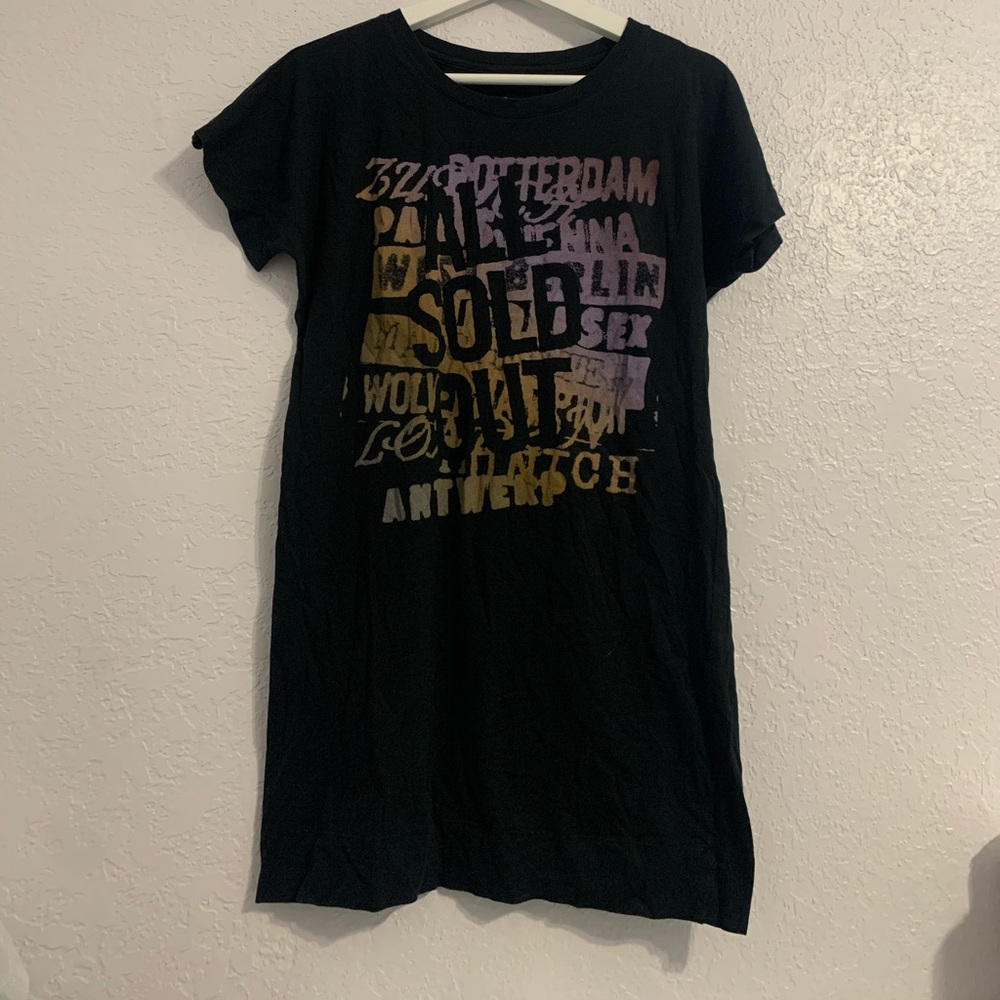 Gap Black Graphic Tee